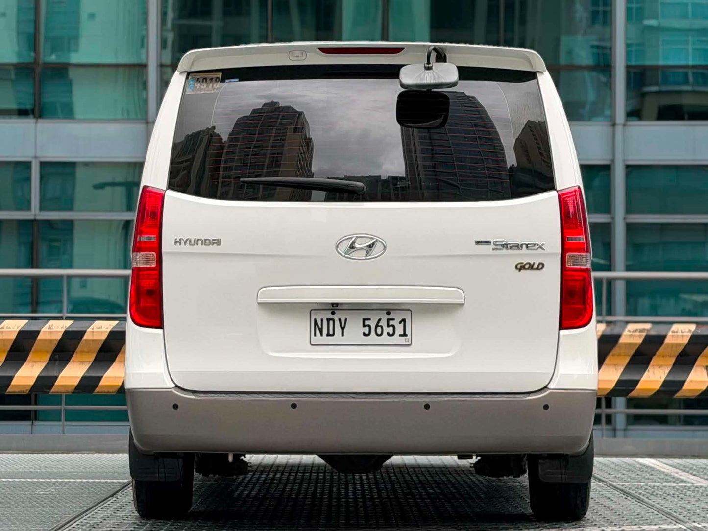 2015 Hyundai Starex Gold 2.5, Automatic, Diesel
