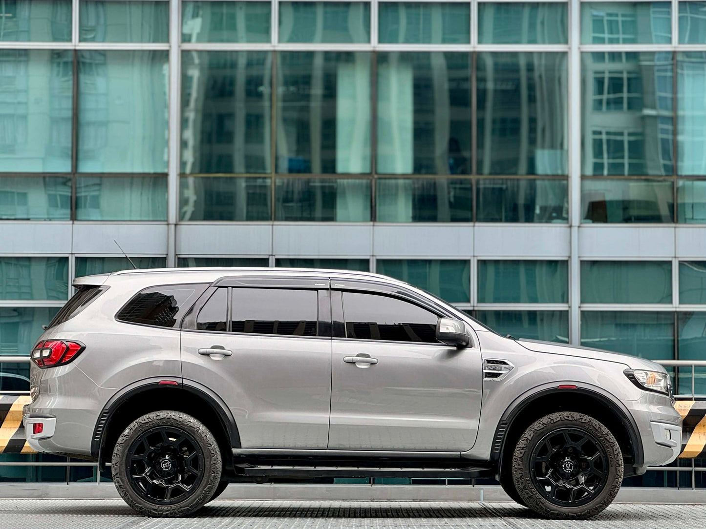 2016 Ford Everest Trend 4x2 2.2, Automatic, Diesel