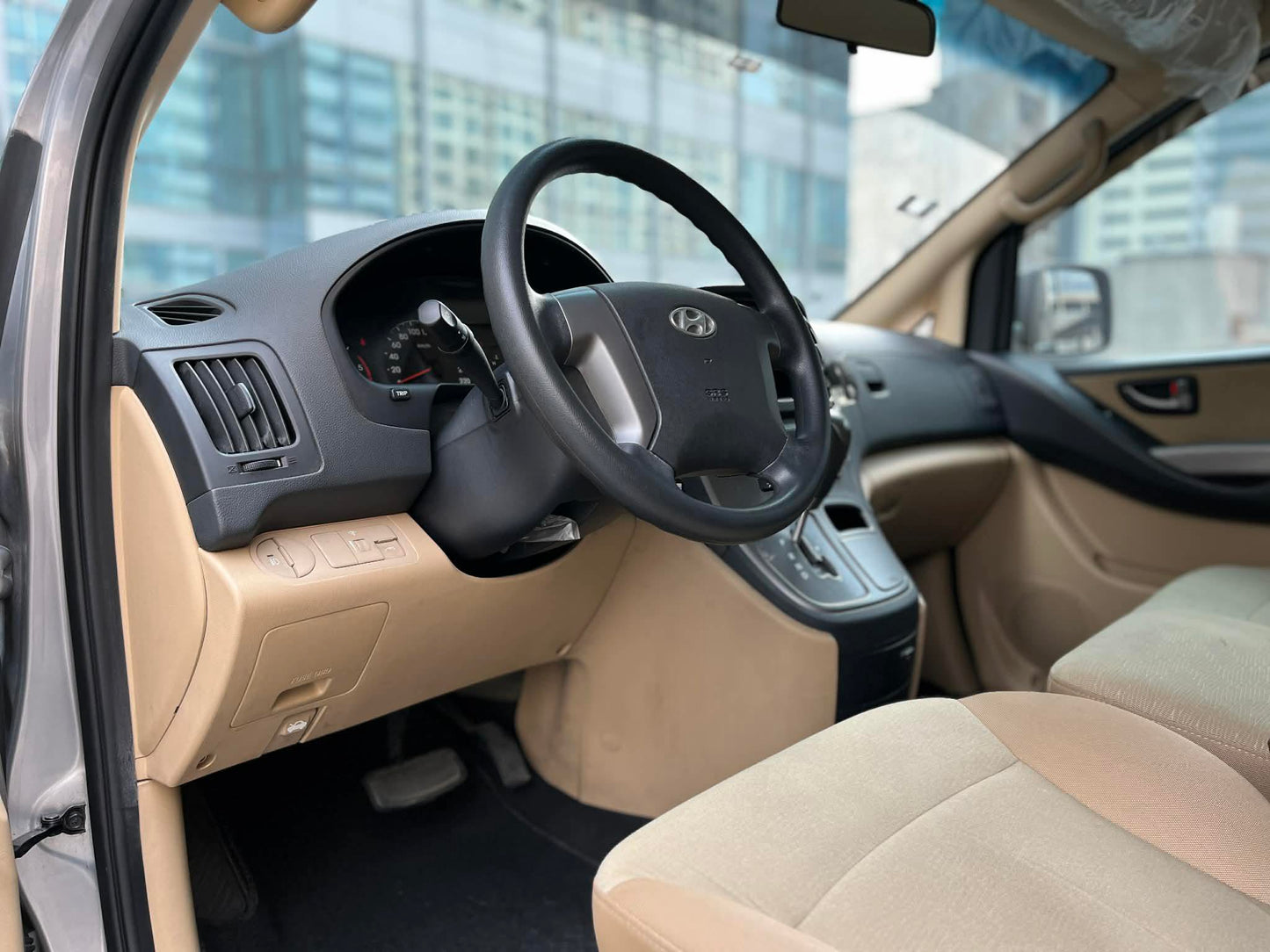 2016 Hyundai Grand Starex 2.5 VGT, Automatic, Diesel