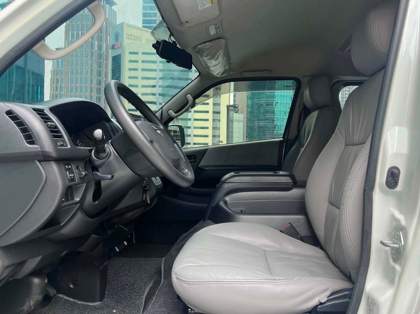 2018 Toyota Hiace Super Grandia 3.0, Automatic, Diesel