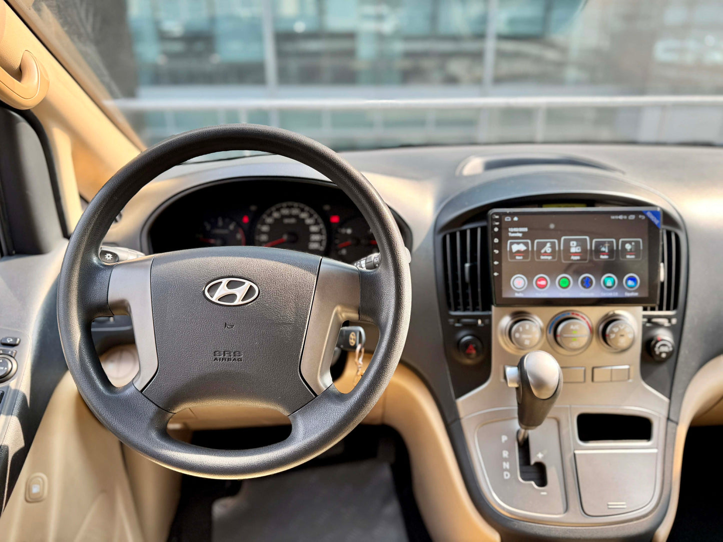 2015 Hyundai Grand Starex VGT 2.5, Automatic, Diesel