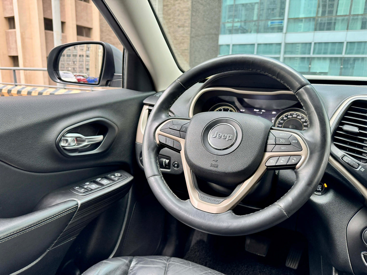 2015 Jeep Cherokee 4x4 2.6, Automatic, Gas