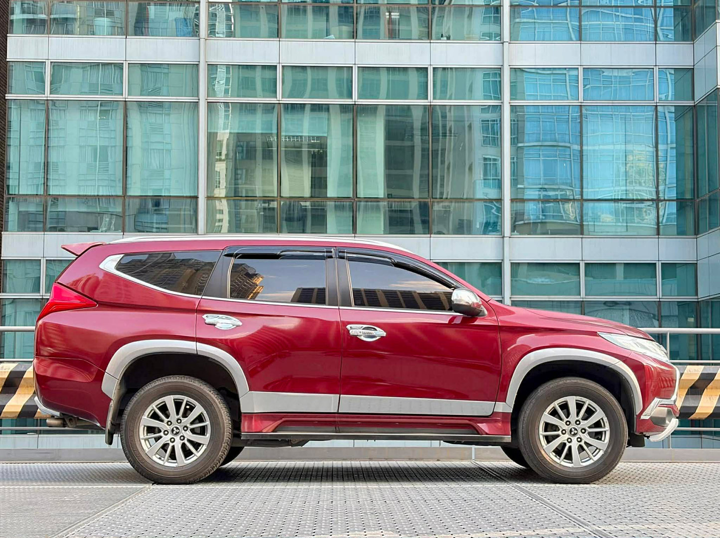 2016 Mitsubishi Montero GLS Premium 2.5, Automatic, Diesel