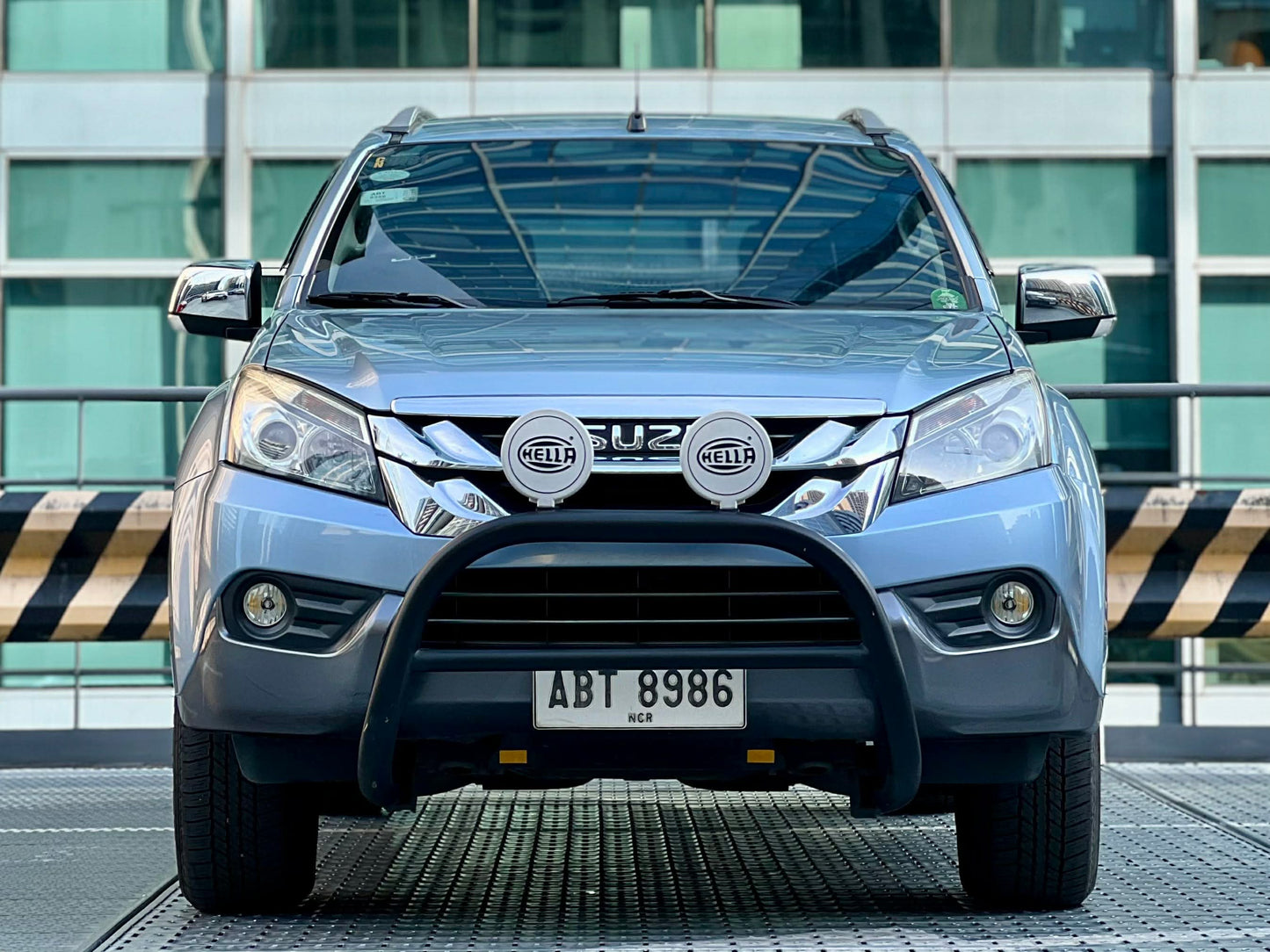 2015 Izuzu MUX LSA 4x2 2.5, Automatic, Diesel