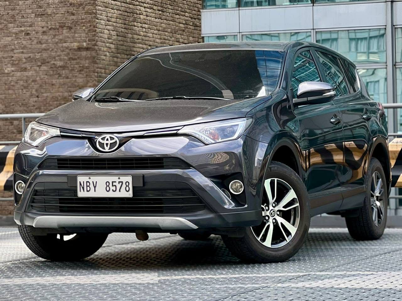 2017 Toyota Rav 4 Active 4x2, Automatic, Gas