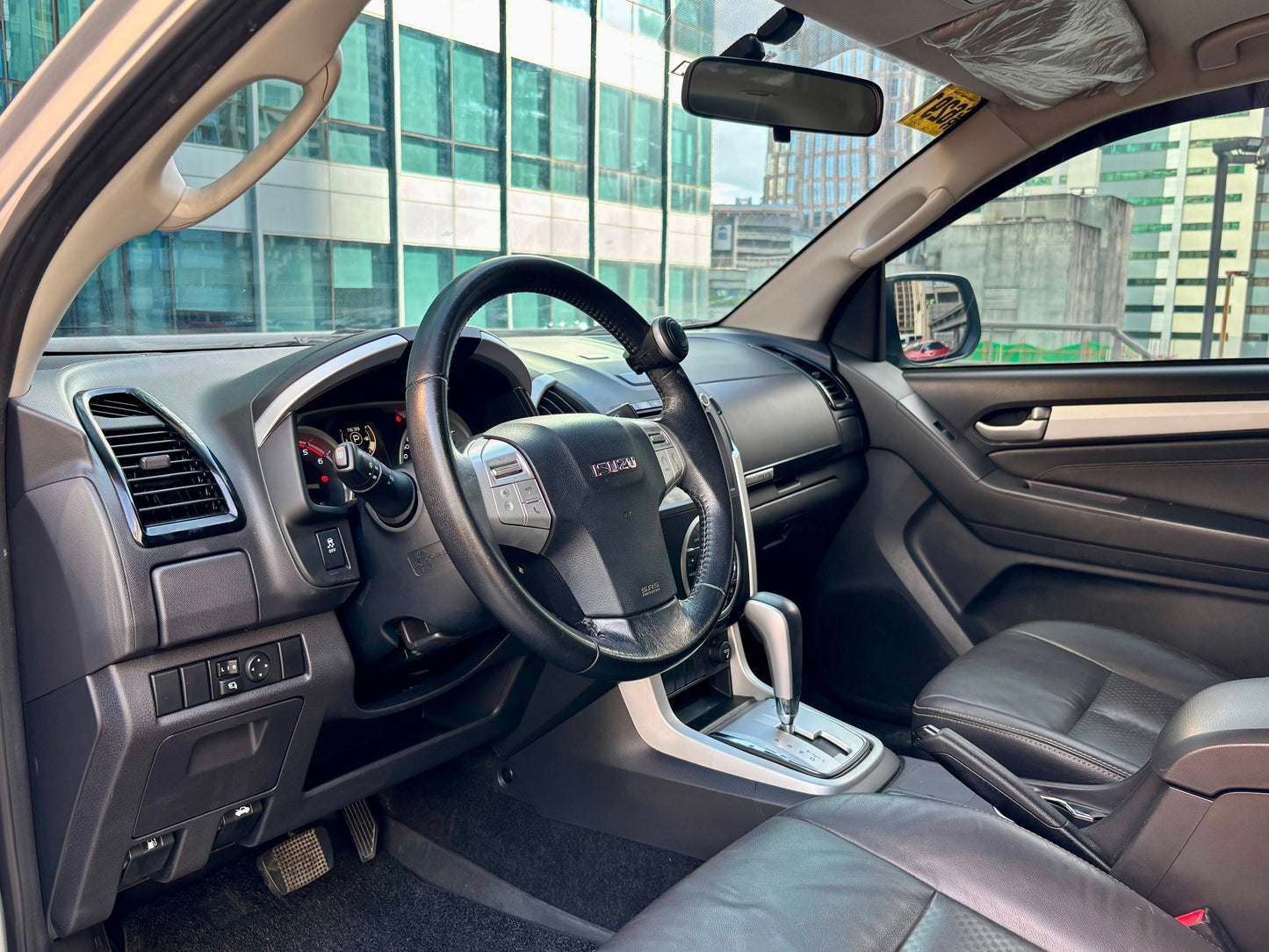 2017 Izuzu MUX LSA 4x2 3.0, Automatic, Diesel