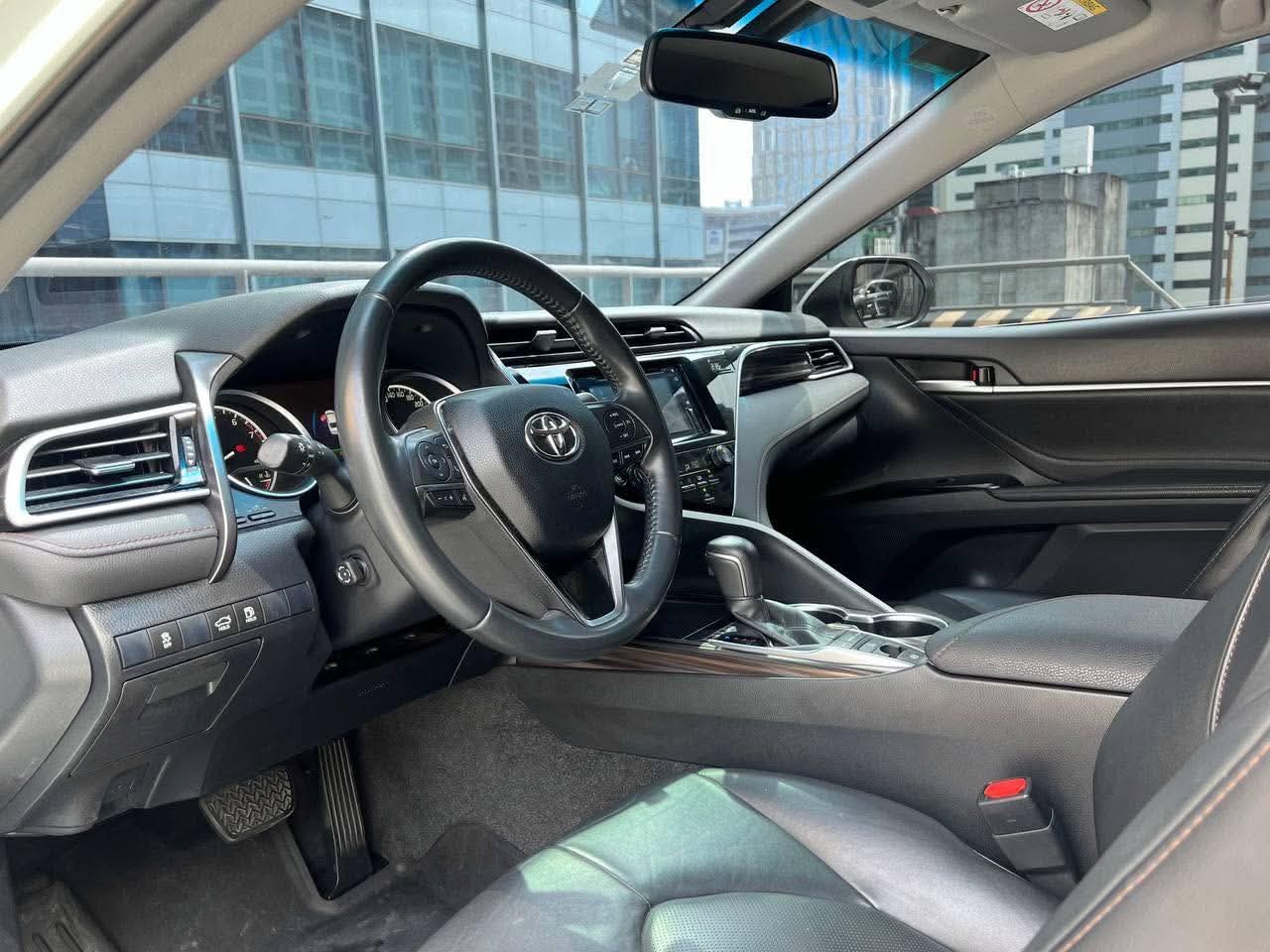 2019 Toyota Camry 2.5 V, Automatic, Gas