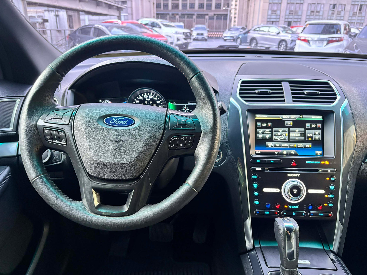 2017 Ford Explorer V6 4x4 3.5, Automatic, Gas