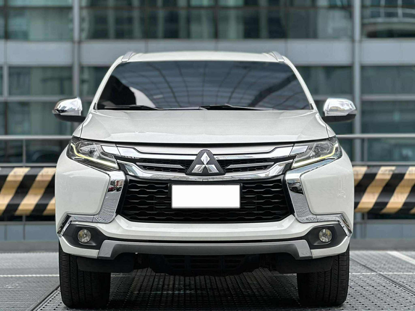 2016 Mitsubishi Montero GLS Premium 4x2, Automatic, Diesel