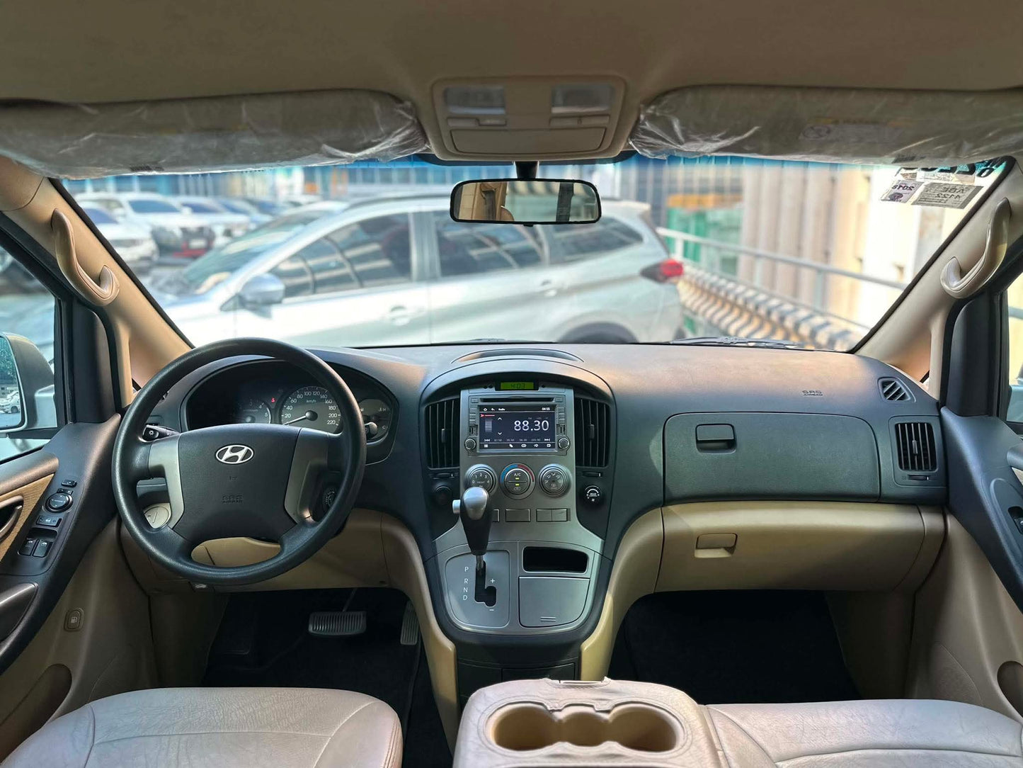 2015 Hyundai Grand Starex GL 2.5, Automatic, Diesel
