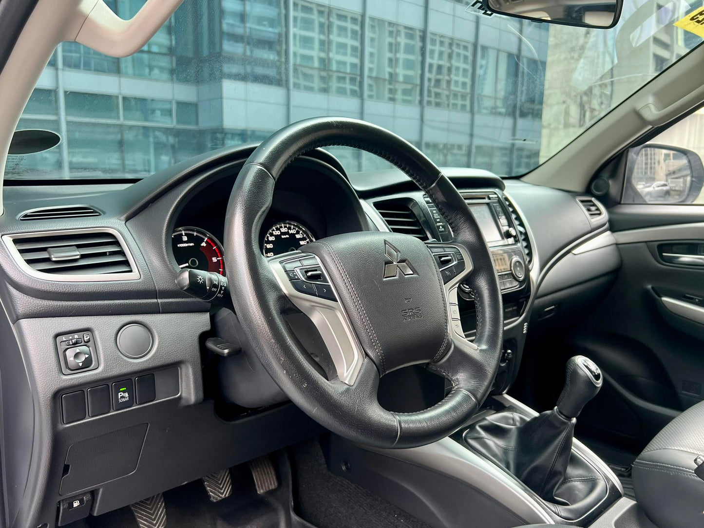 2020 Mitsubishi Montero GLX 2.5, Manual, Diesel