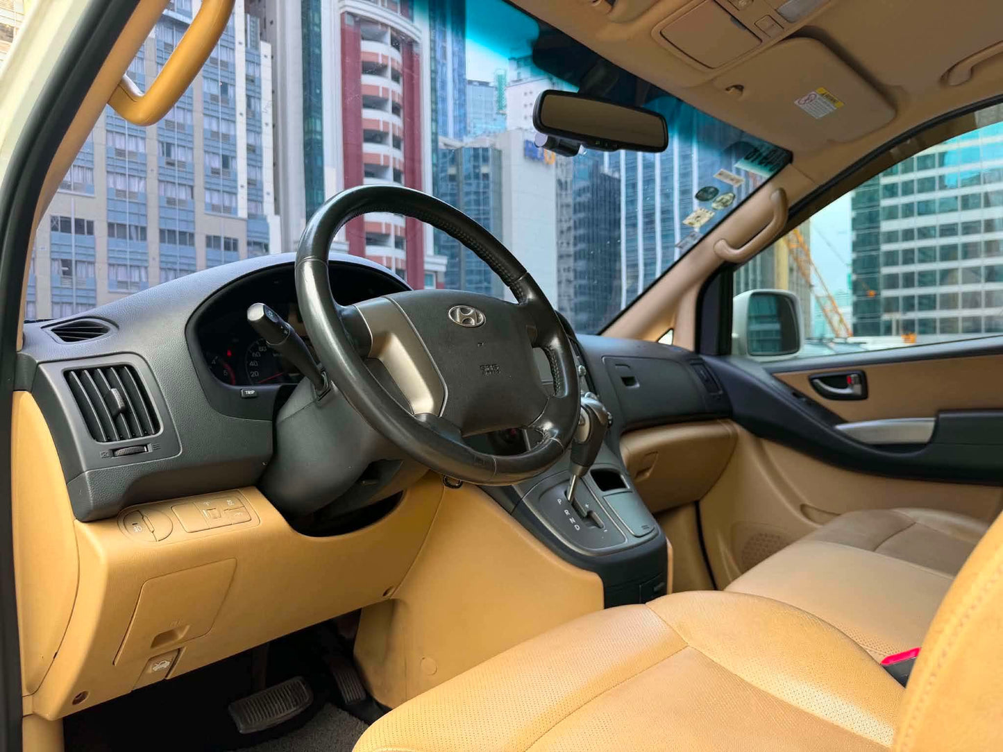 2015 Hyundai Starex Gold 2.5, Automatic, Diesel