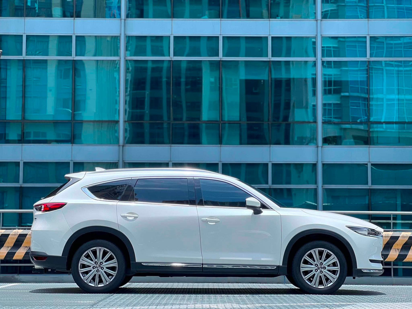 2024 Mazda CX8 AWD Exclusive 2.5, Automatic, Gas