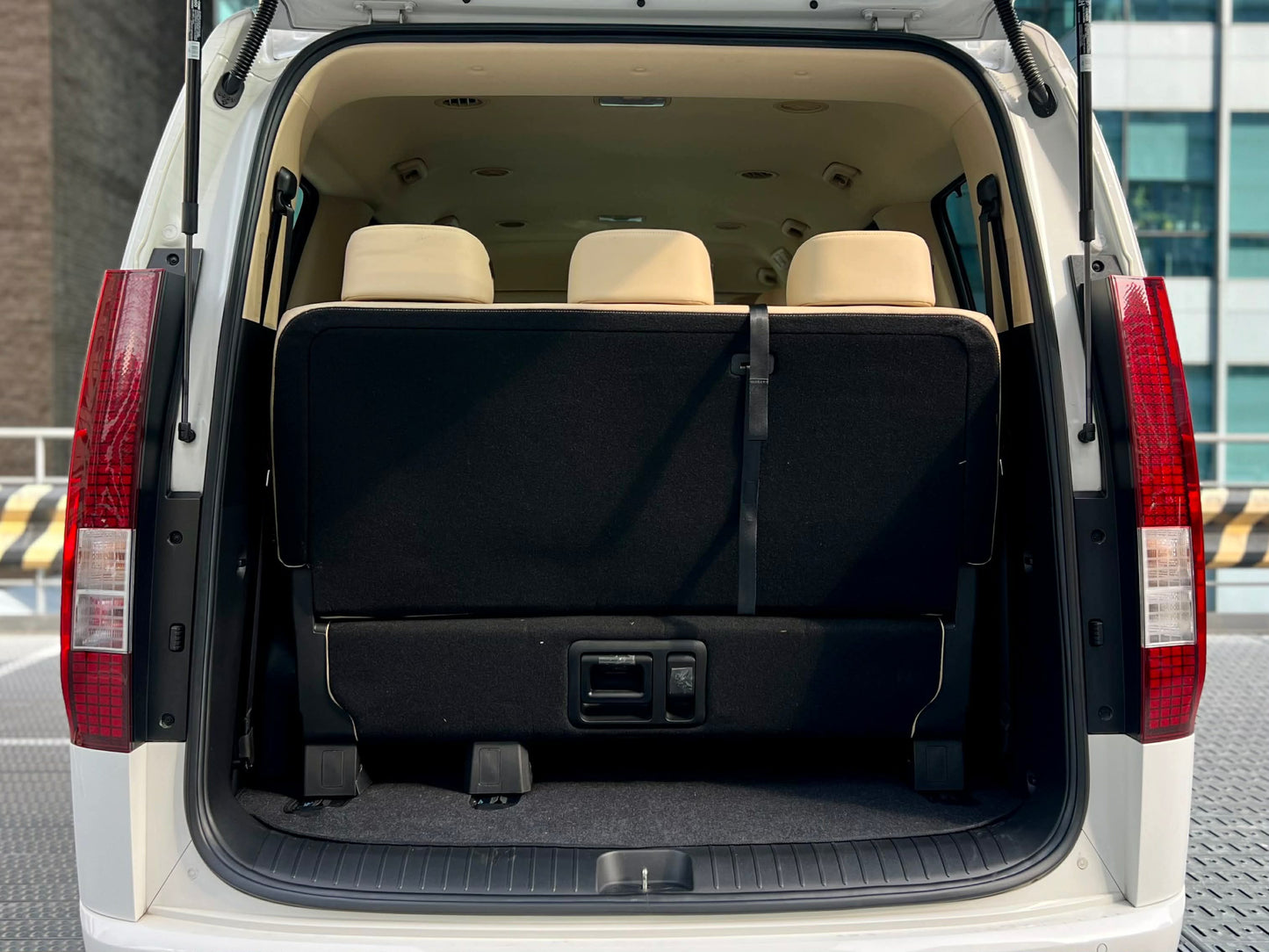 2023 Hyundai Staria GLS 2.2, Automatic, Diesel