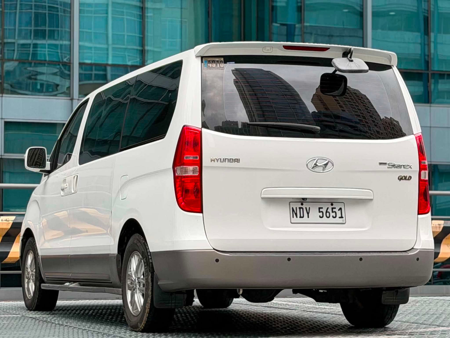 2015 Hyundai Starex Gold 2.5, Automatic, Diesel