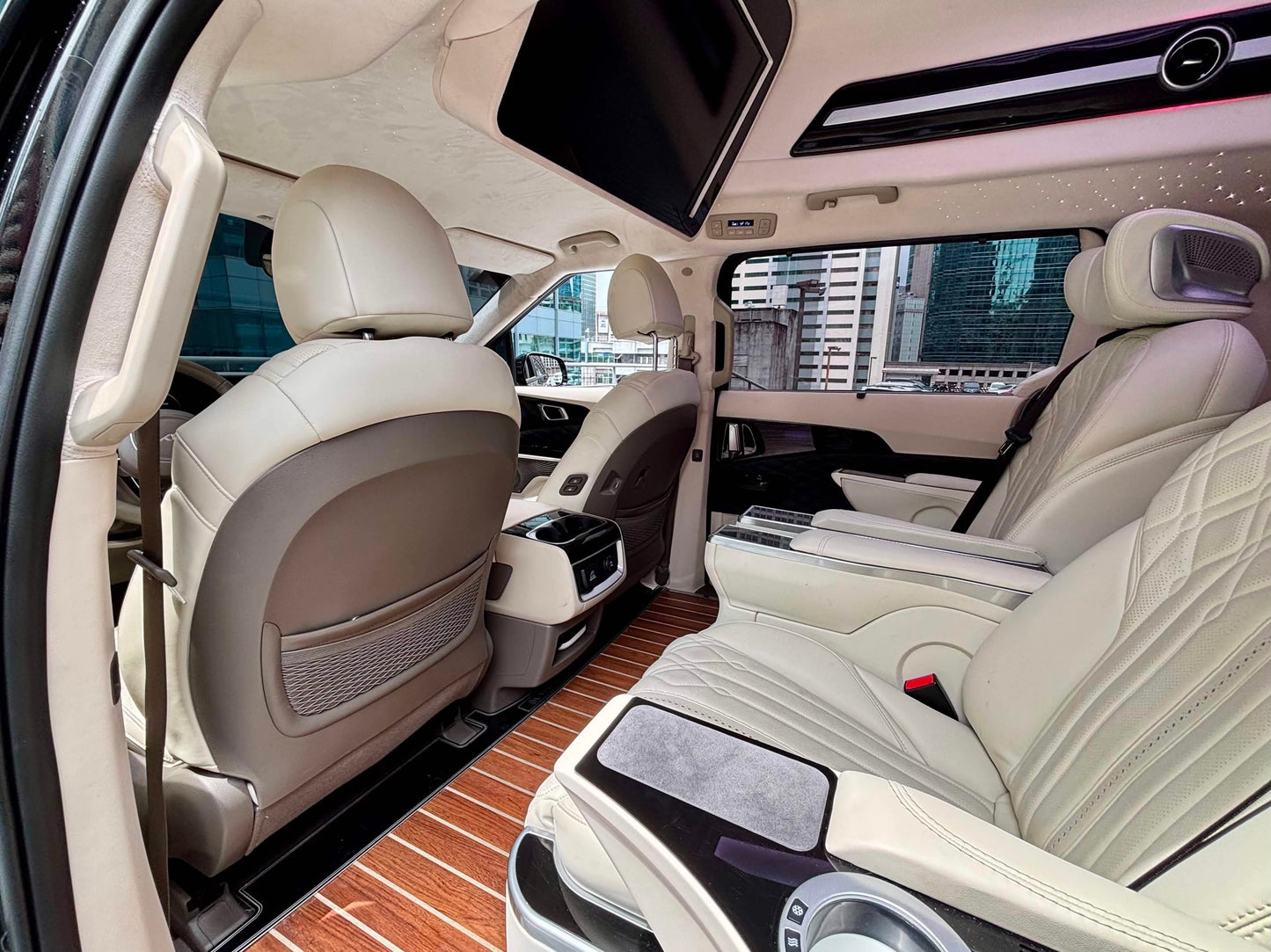 2023 Kia Carnival Limousine VIP 3.5, Automatic, Gas