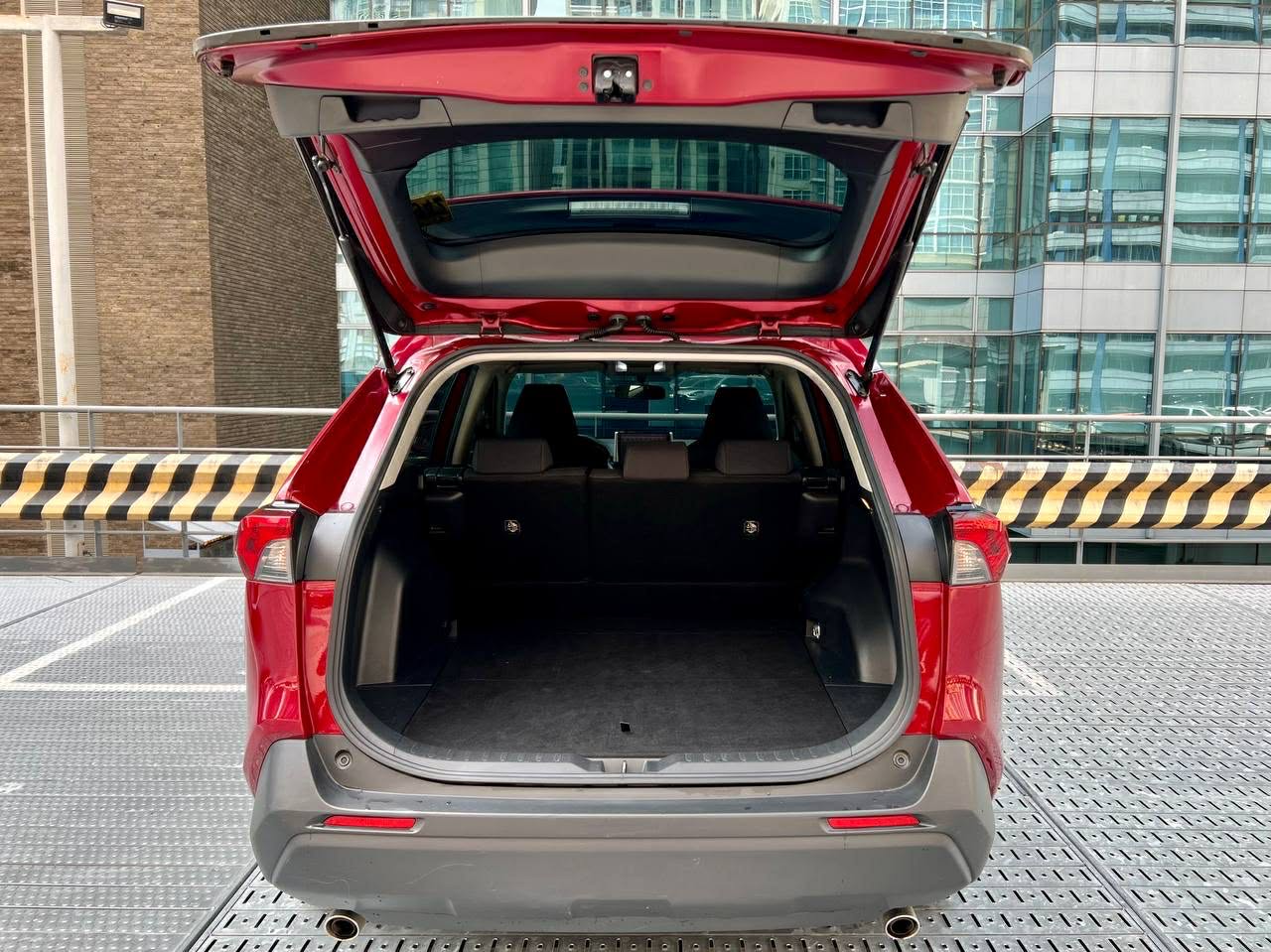 2019 Toyota Rav 4 4x2,  Automatic, Gas