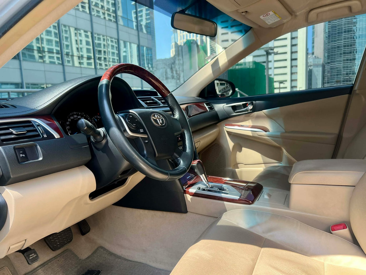 2013 Toyota Camty 2.5 V, Automatic, Gas