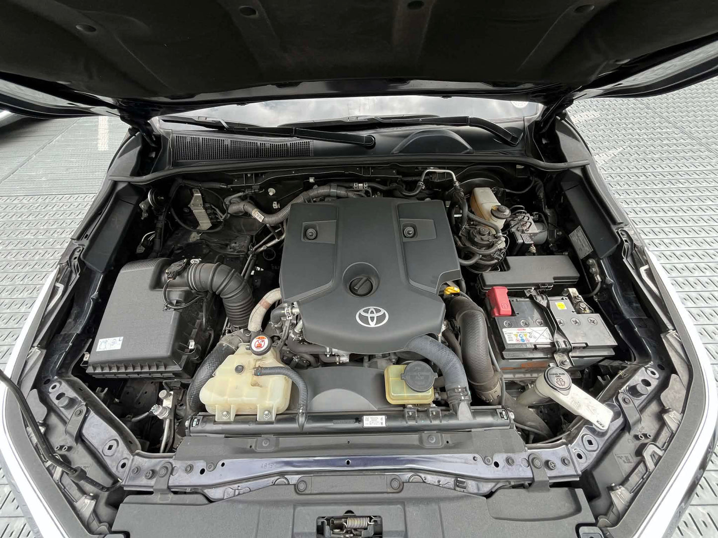 2023 Toyota Fortuner 2.4 V, Automatic, Diesel