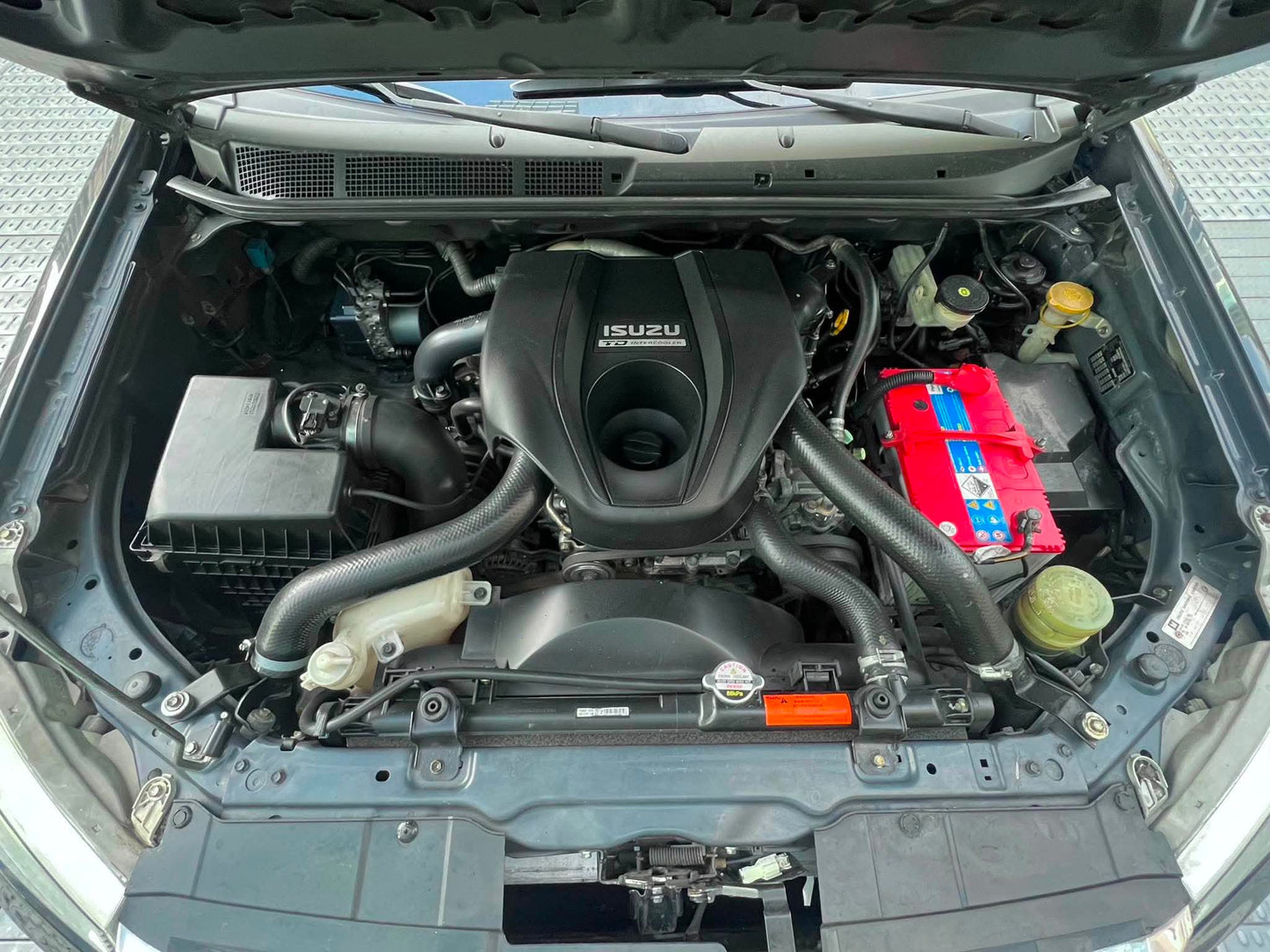 2015 Isuzu MUX 2.5 LSA 4x4, Automatic, Diesel