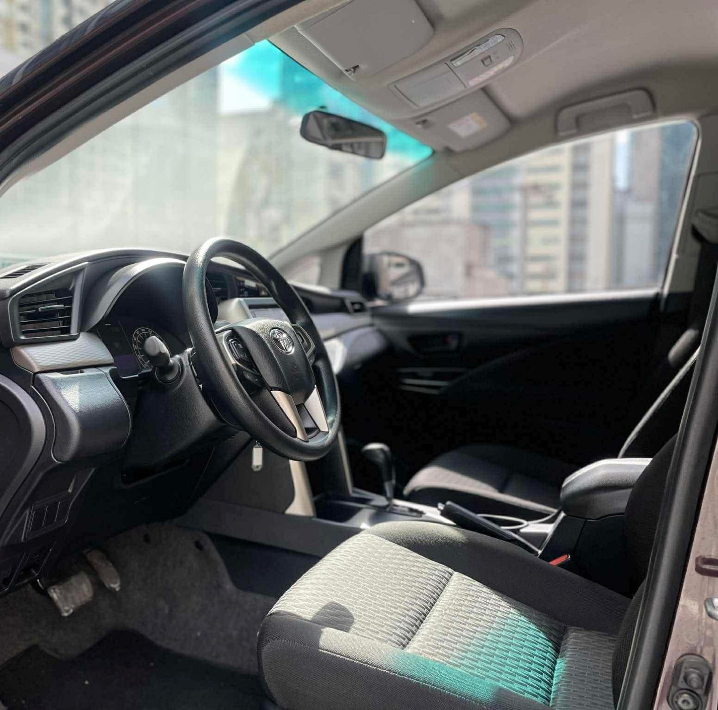 2022 Toyota Innova 2.8 E, Automatic, Gas