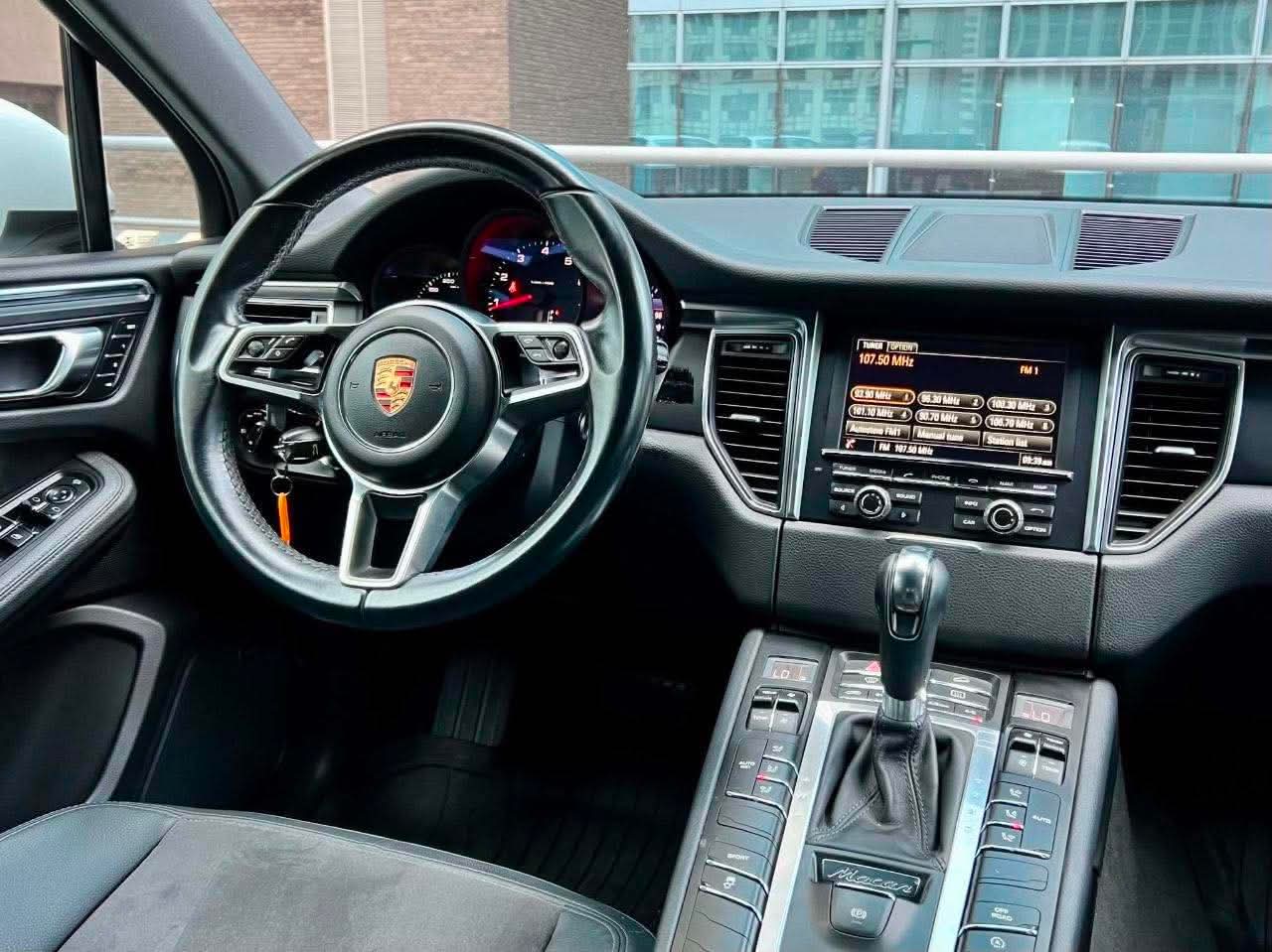 2015 Porsche Macan 2.0 Turbocharged AWD, Automatic, Gas
