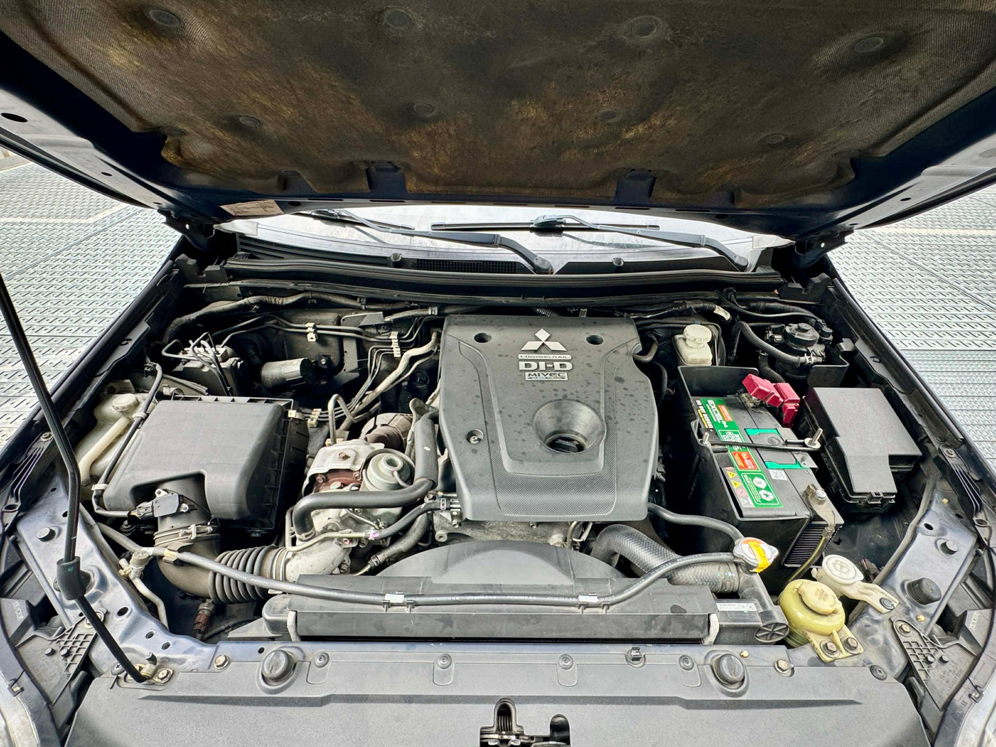 2016 Mitsubishi Montero GLS Premium 2.5, Automatic, Diesel