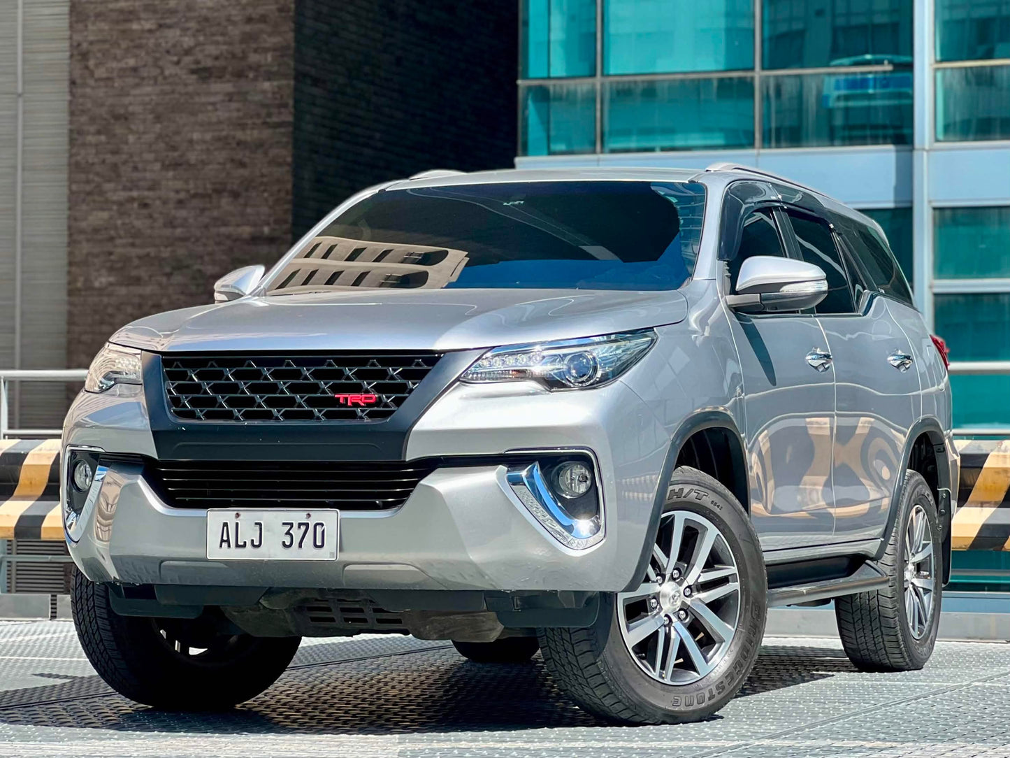 2017 Toyota Fortuner V 4x2 2.4, Automatic, Diesel