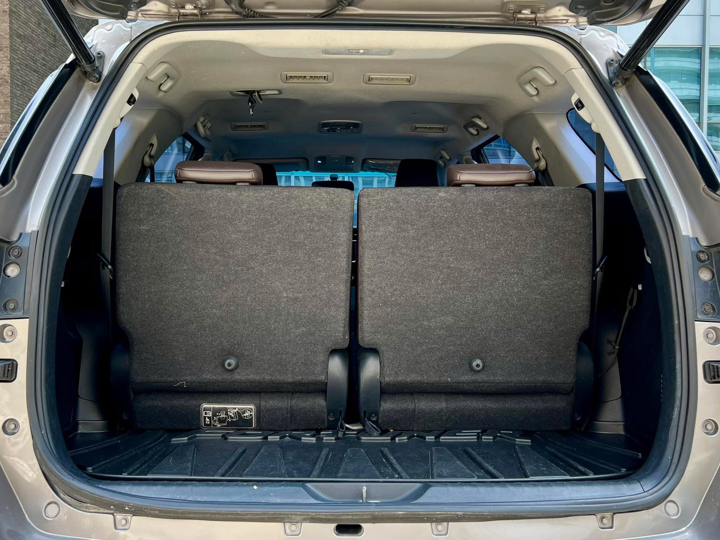 2017 Toyota Fortuner V 4x2 2.4, Automatic, Diesel
