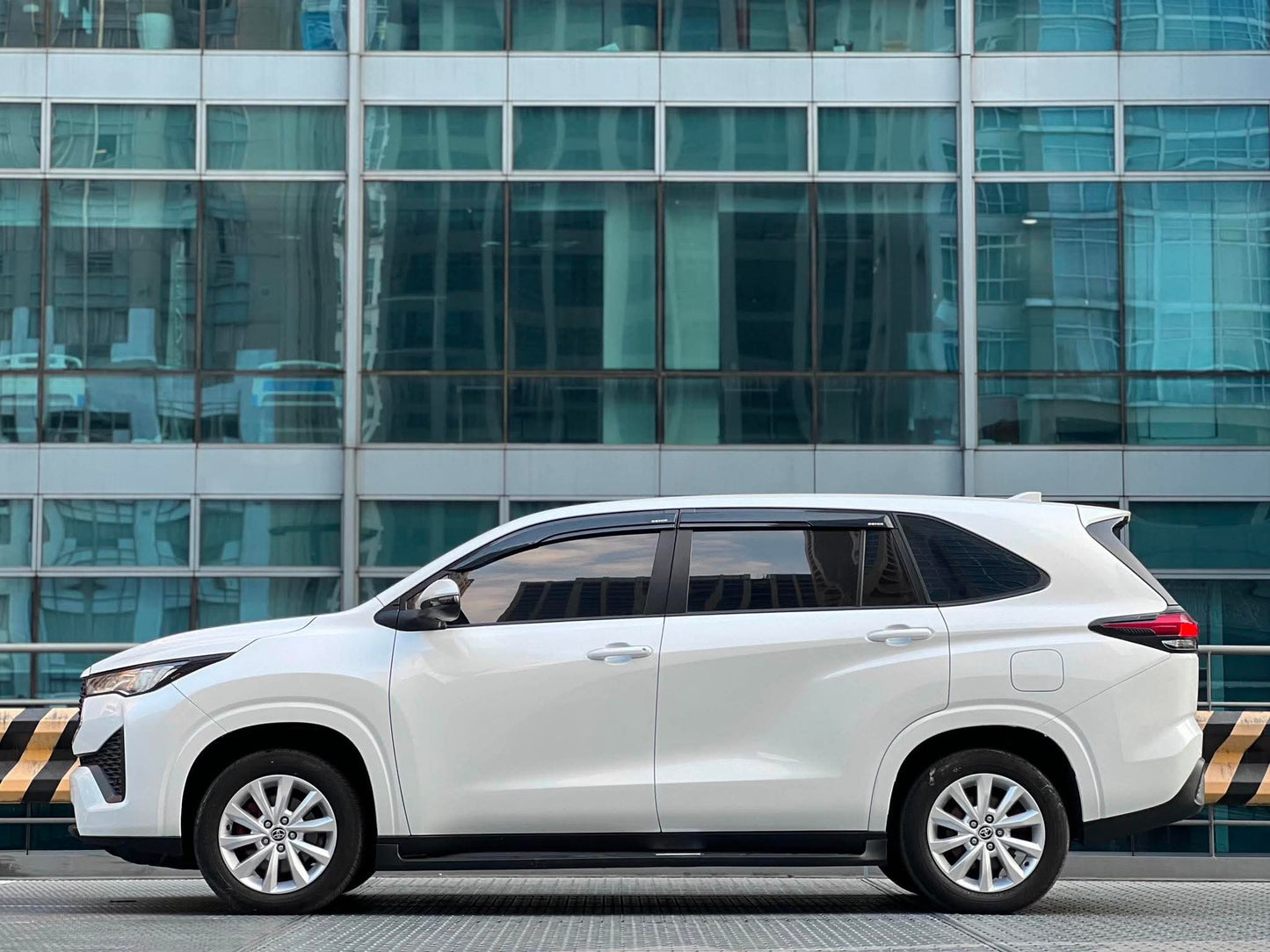 2024 Toyota Innova Zenix 2.0 V, Automatic, Gas