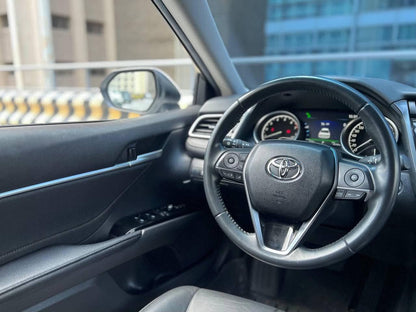 2019 Toyota Camry 2.5 V, Automatic, Gas