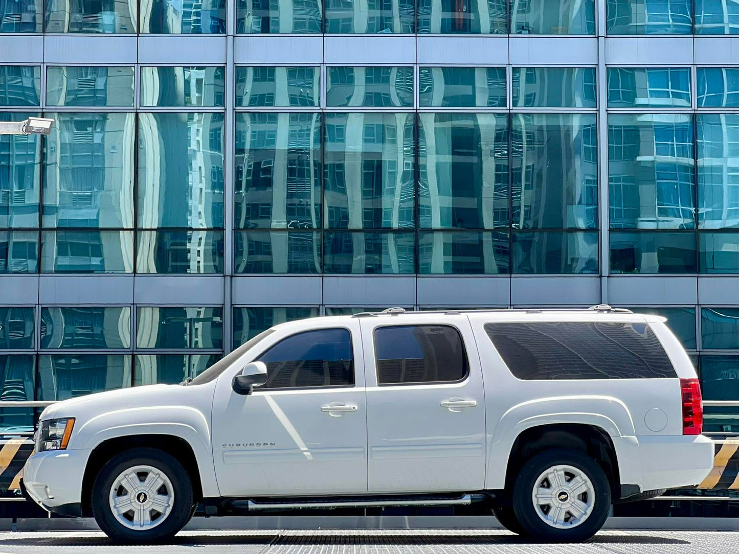 2012 Chevrolet Suburban 4x4  V8 Z71 5.3, Automatic, Gas