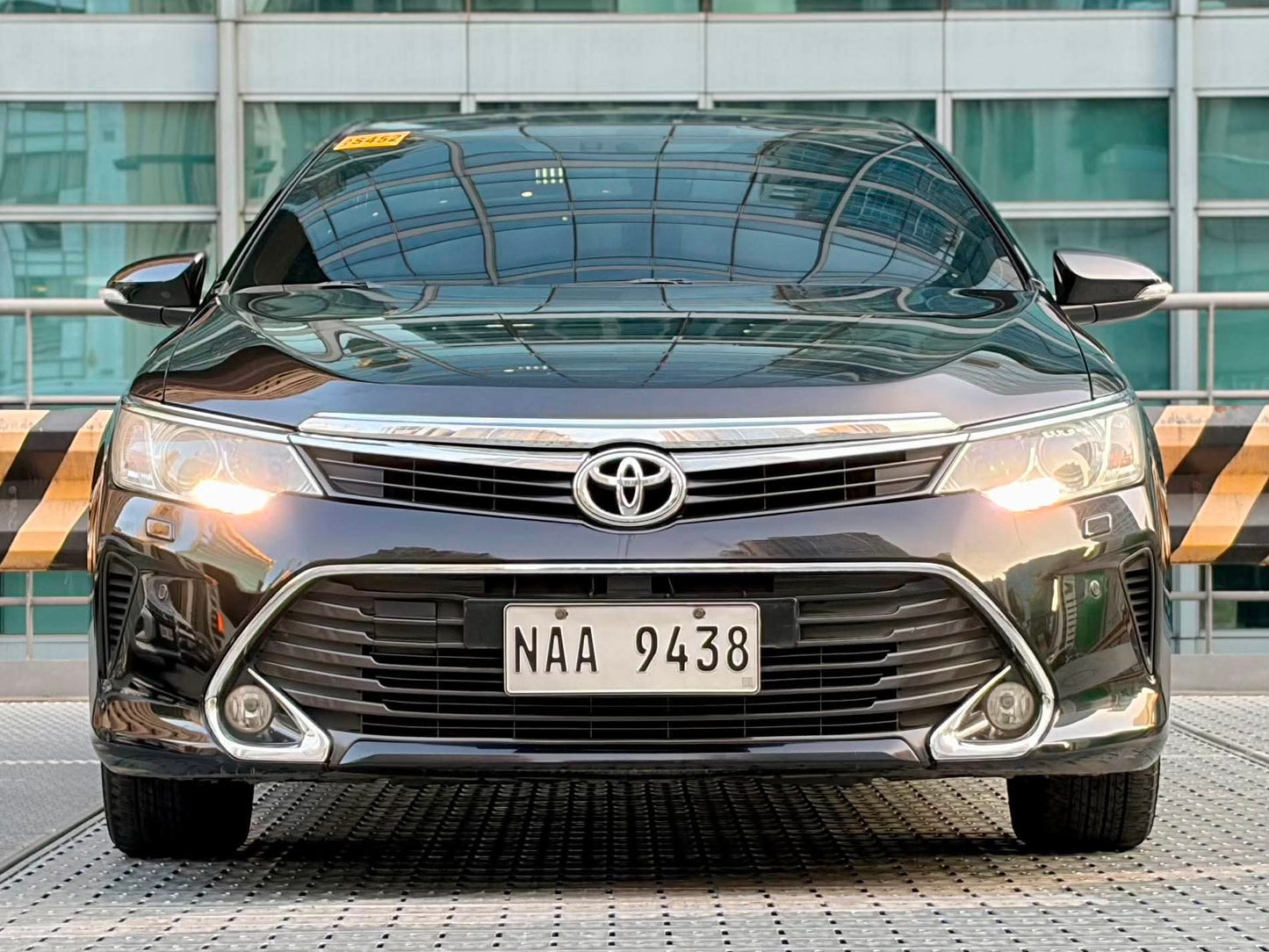2018 Toyota Camry 2.5 V, Automatic, Gas