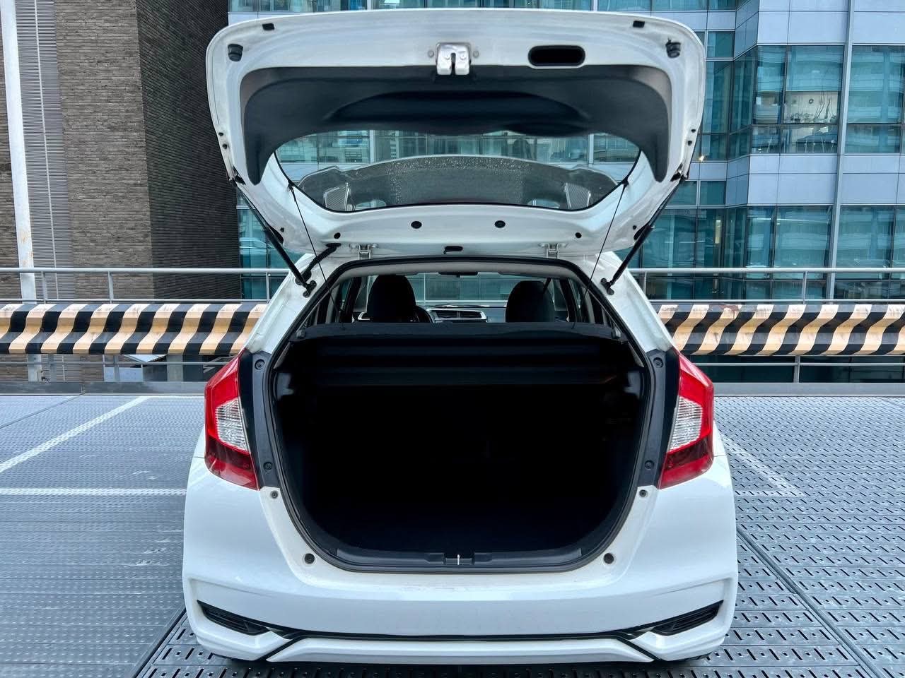 2018 Honda Jazz 1.5 Hatchback, Automatic, Gas