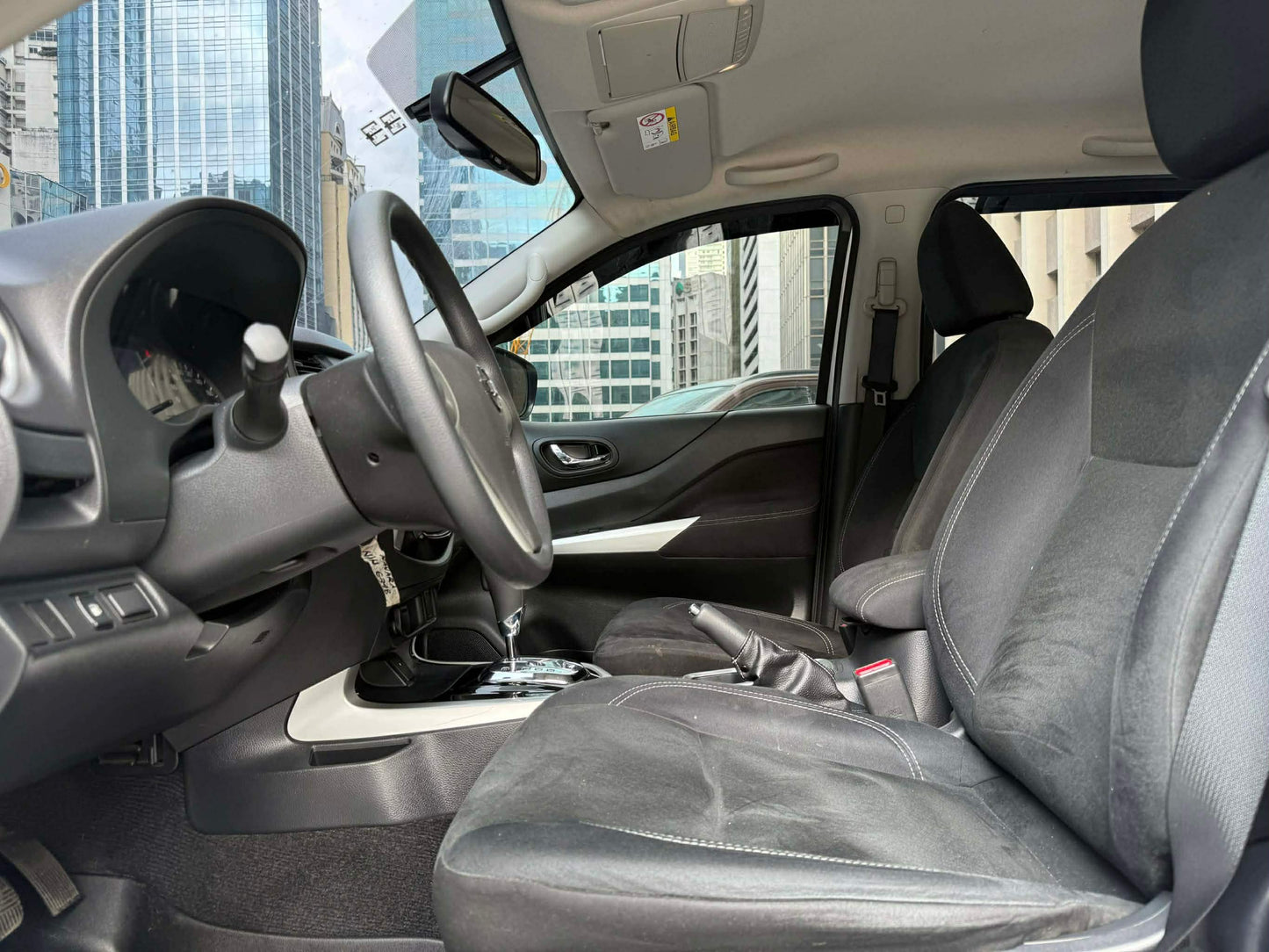 2020 Nissan Navara 2.5 EL Calibre 4x2, Automatic, Diesel