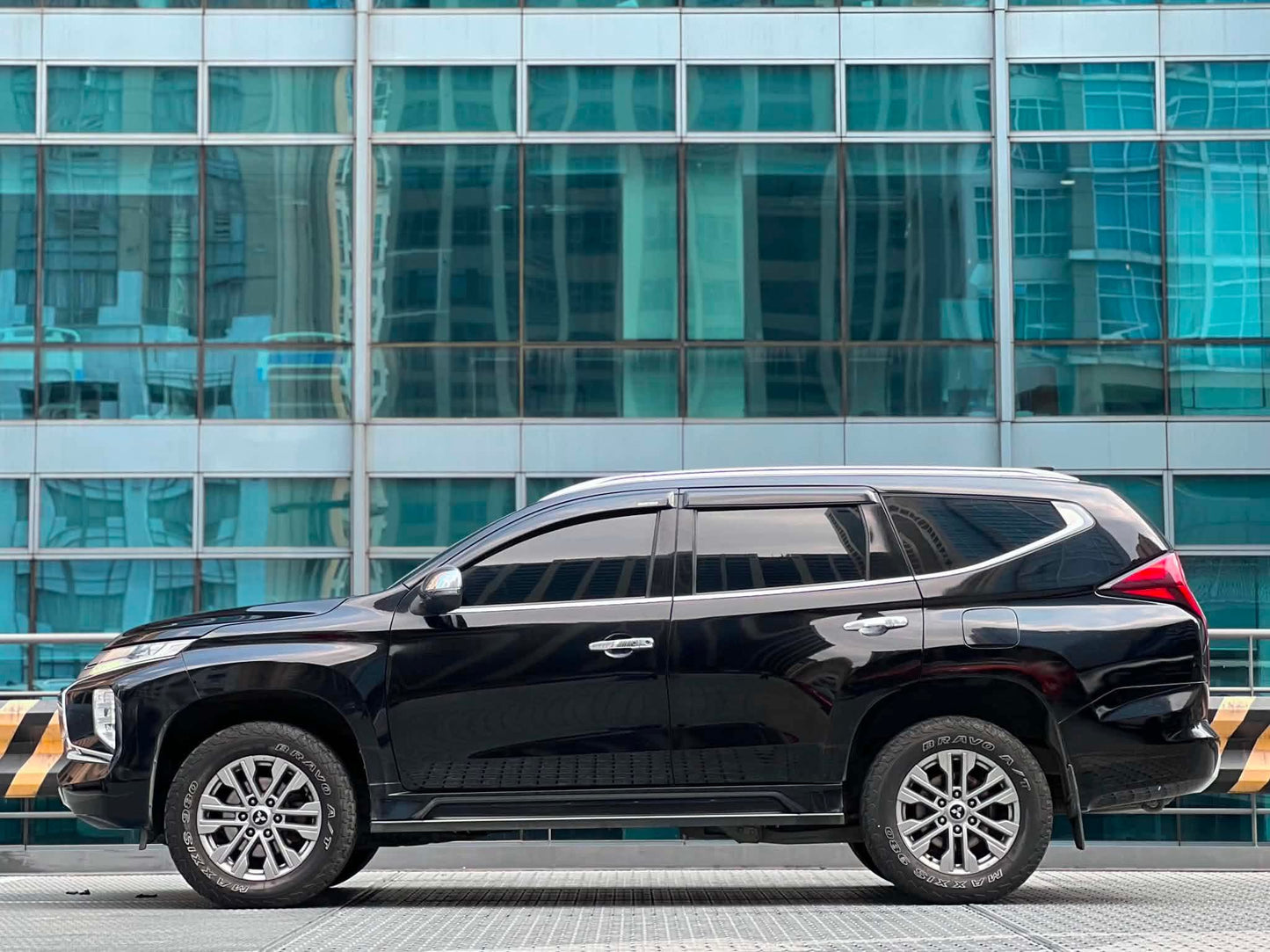 2020 Mitsubishi Montero Sport GLS,Automatic Diesel