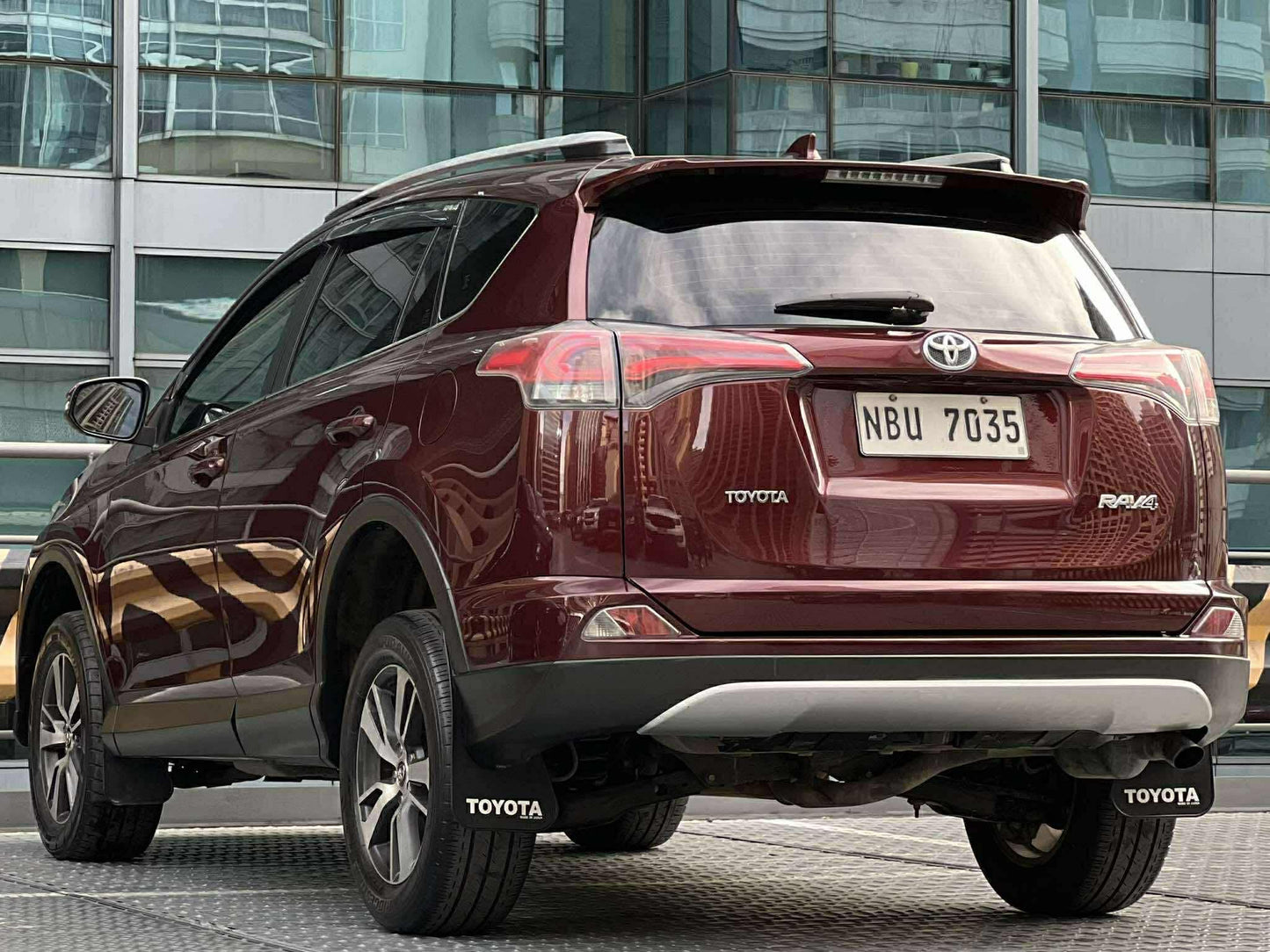 2017 Toyota Rav4 Active 4x2, Automatic, Gas