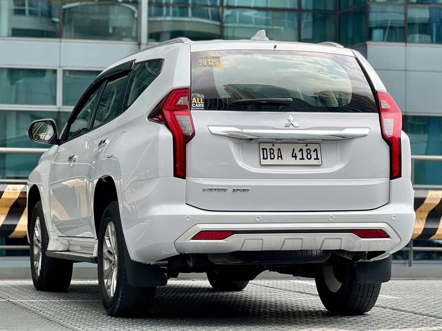 2020 Mitsubishi Montero GLX 2.5, Manual, Diesel