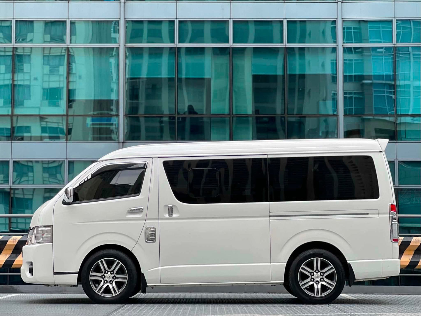 2018 Toyota Hiace Super Grandia 3.0, Automatic, Diesel