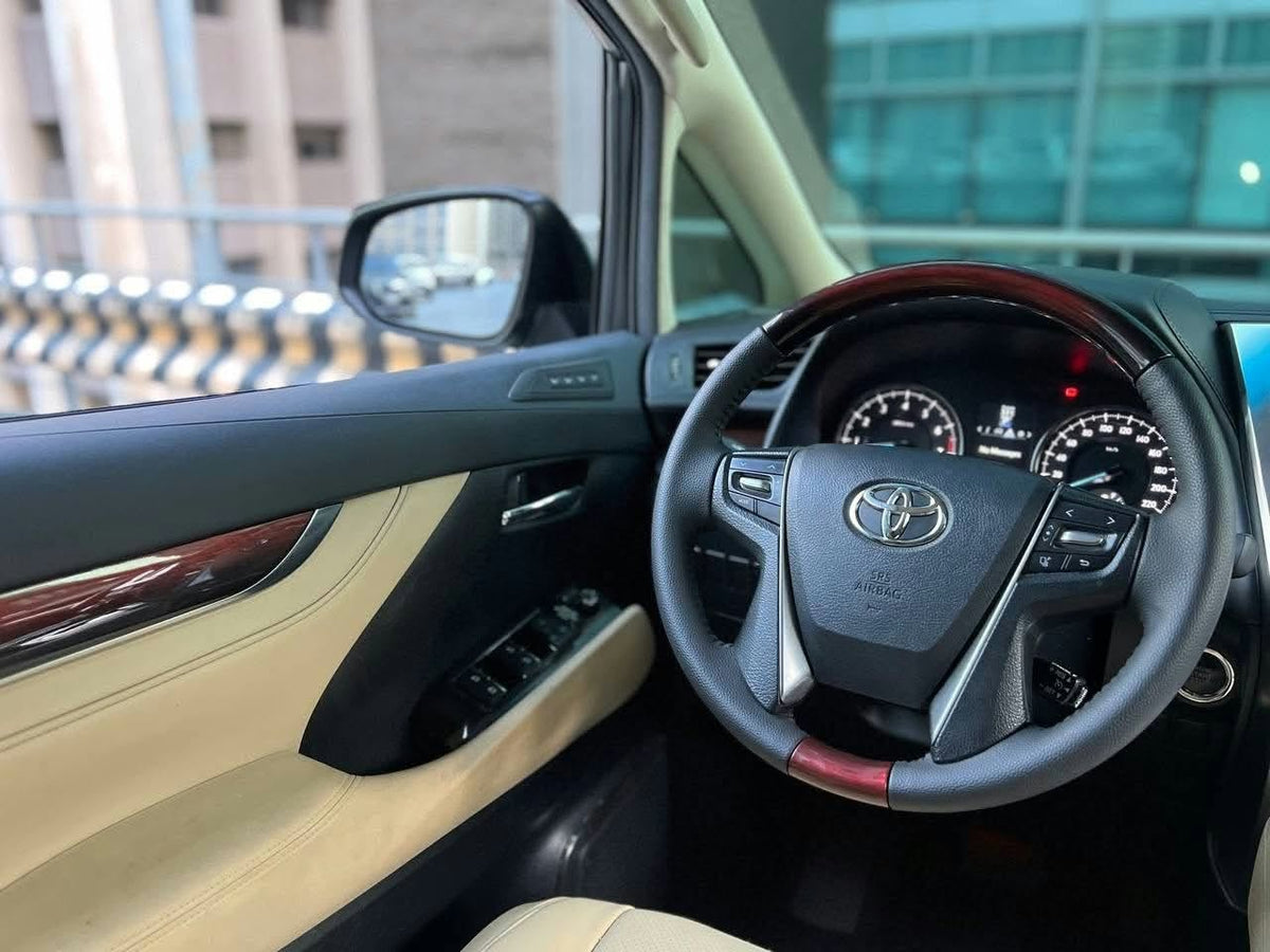 2017 Toyota Alphard 3.5 V6, Automatic, Gas