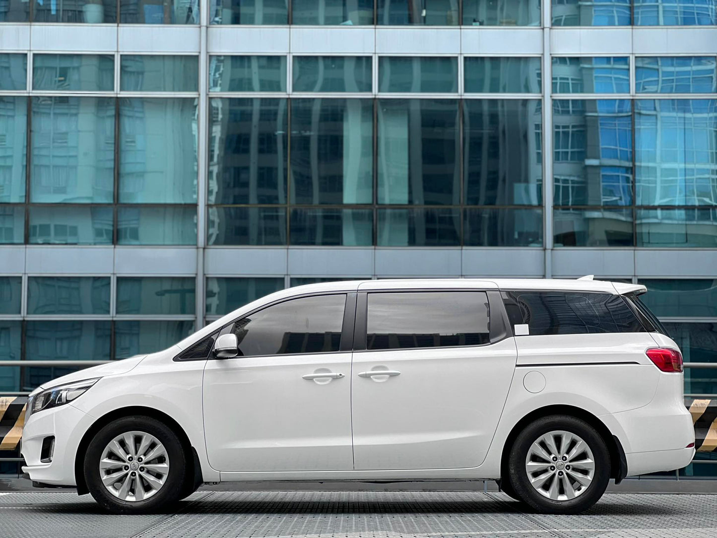 2016 Kia Carnival 2.2, Automatic, Diesel