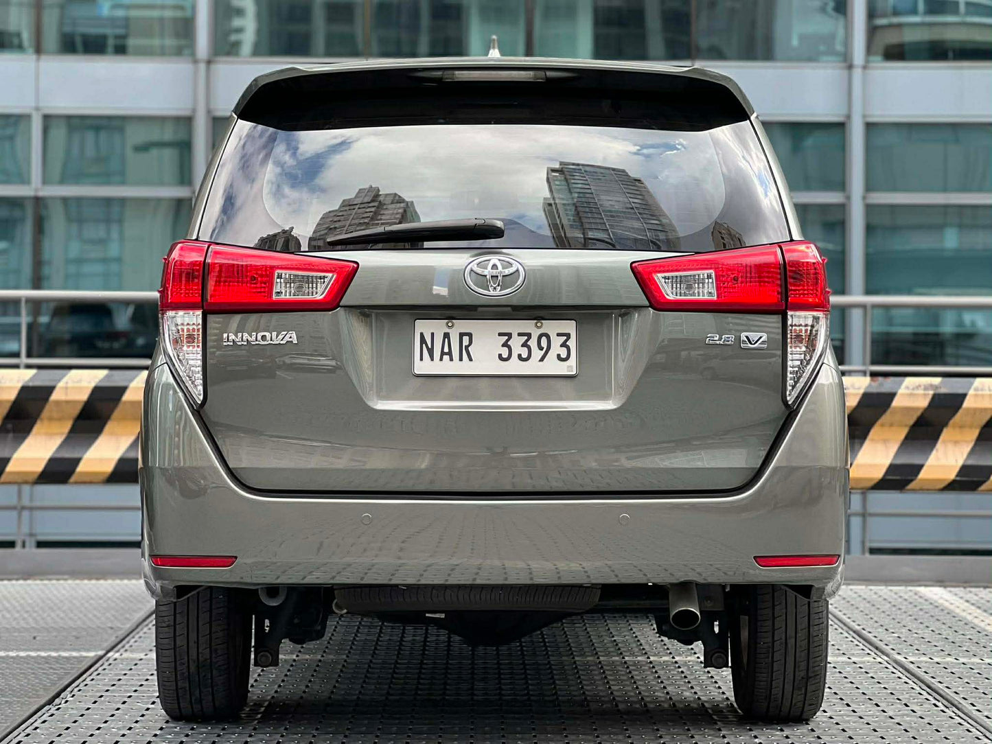 2017 Toyota Innova 2.8 V, Automatic, Diesel