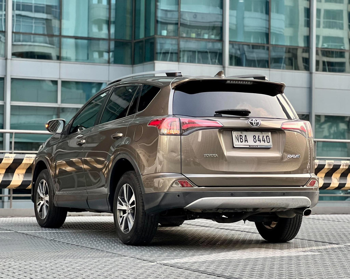 2017 Toyota Rav4 Premium,   Automatic, Gas