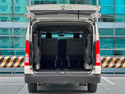 2024 Toyota HiAce Commuter Deluxe 2.8, Manual, Diesel