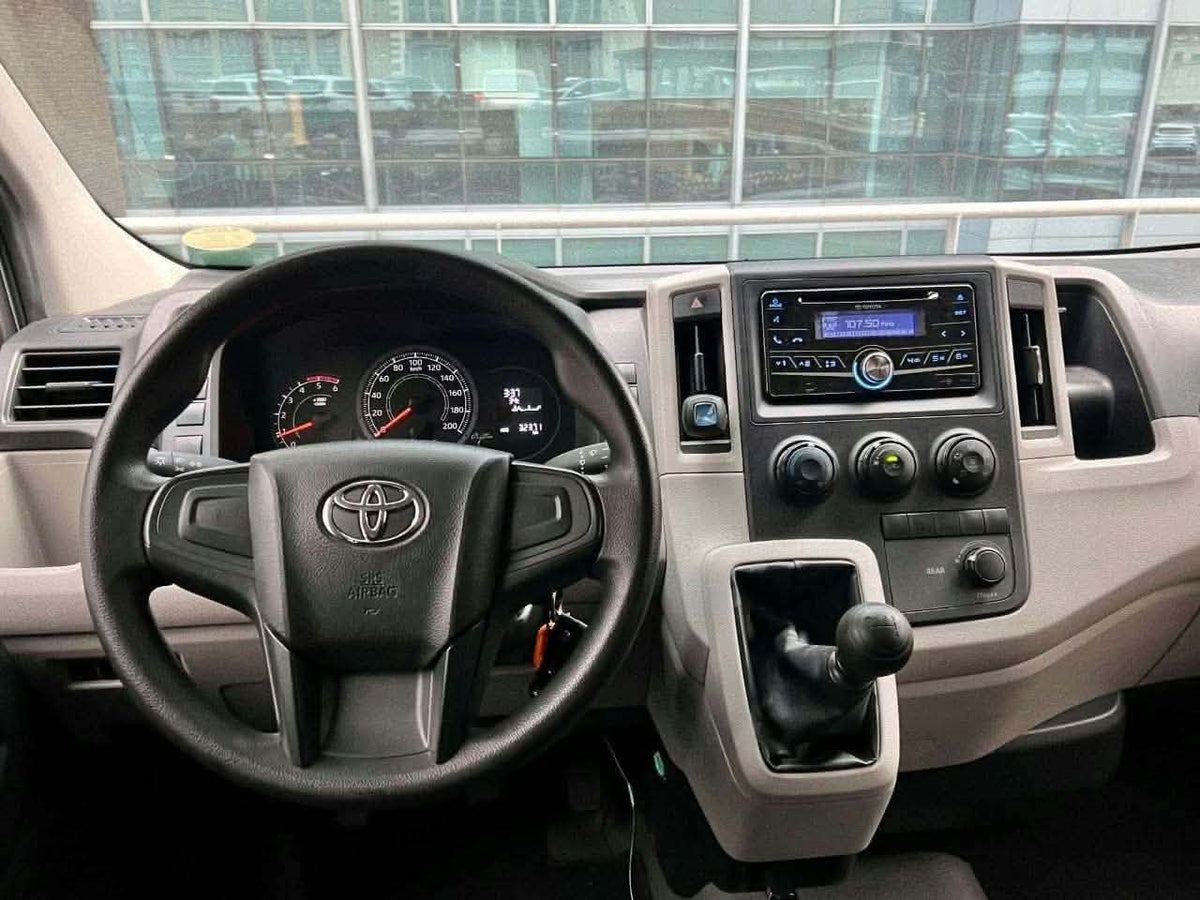 2018 Toyota Hiace Super Grandia 3.0, Automatic, Gas
