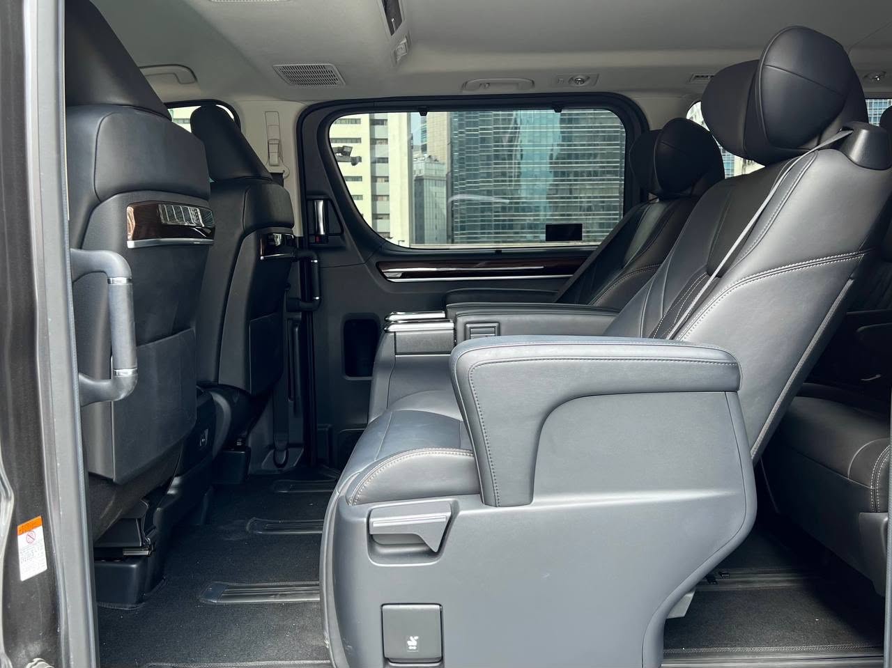 2022 Toyota HiAce Super Grandia Elite 2.8, Automatic, Diesel