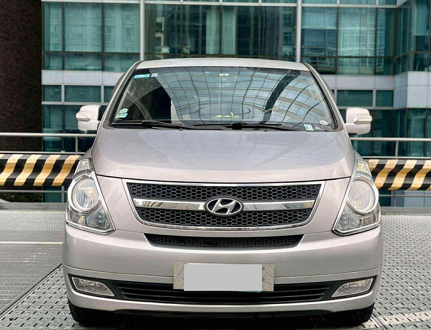 2011 Hyundai Grand Starex CVX 2.5, Automatic, Diesel