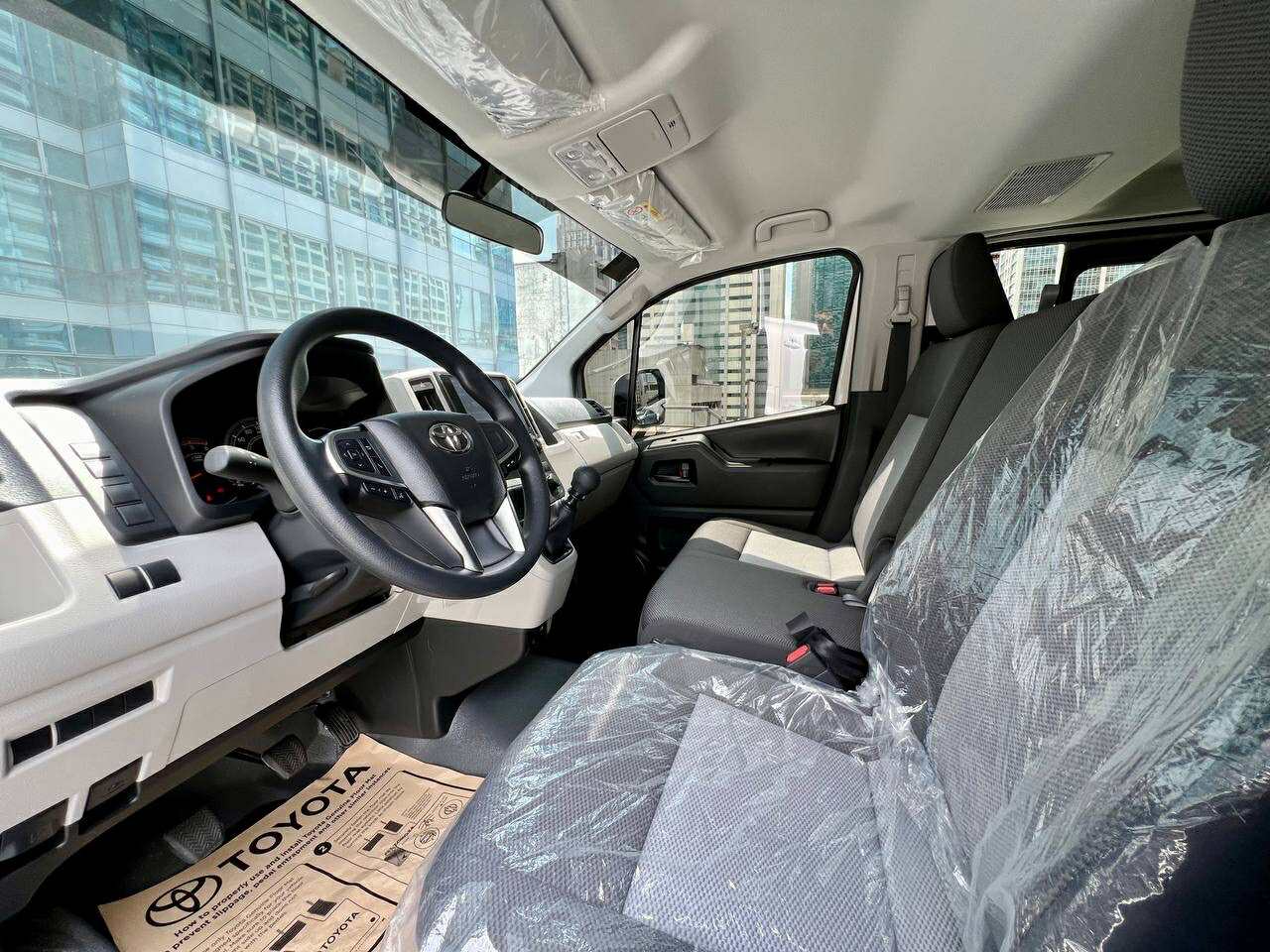 2025 Toyota Commuter 2.8 Deluxe, Manual, Diesel