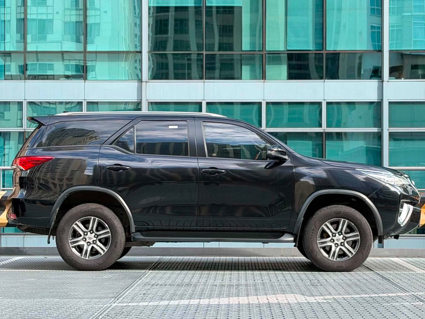 2018 Toyota Fortuner 4x2 2.4 G,  Automatic, Diesel