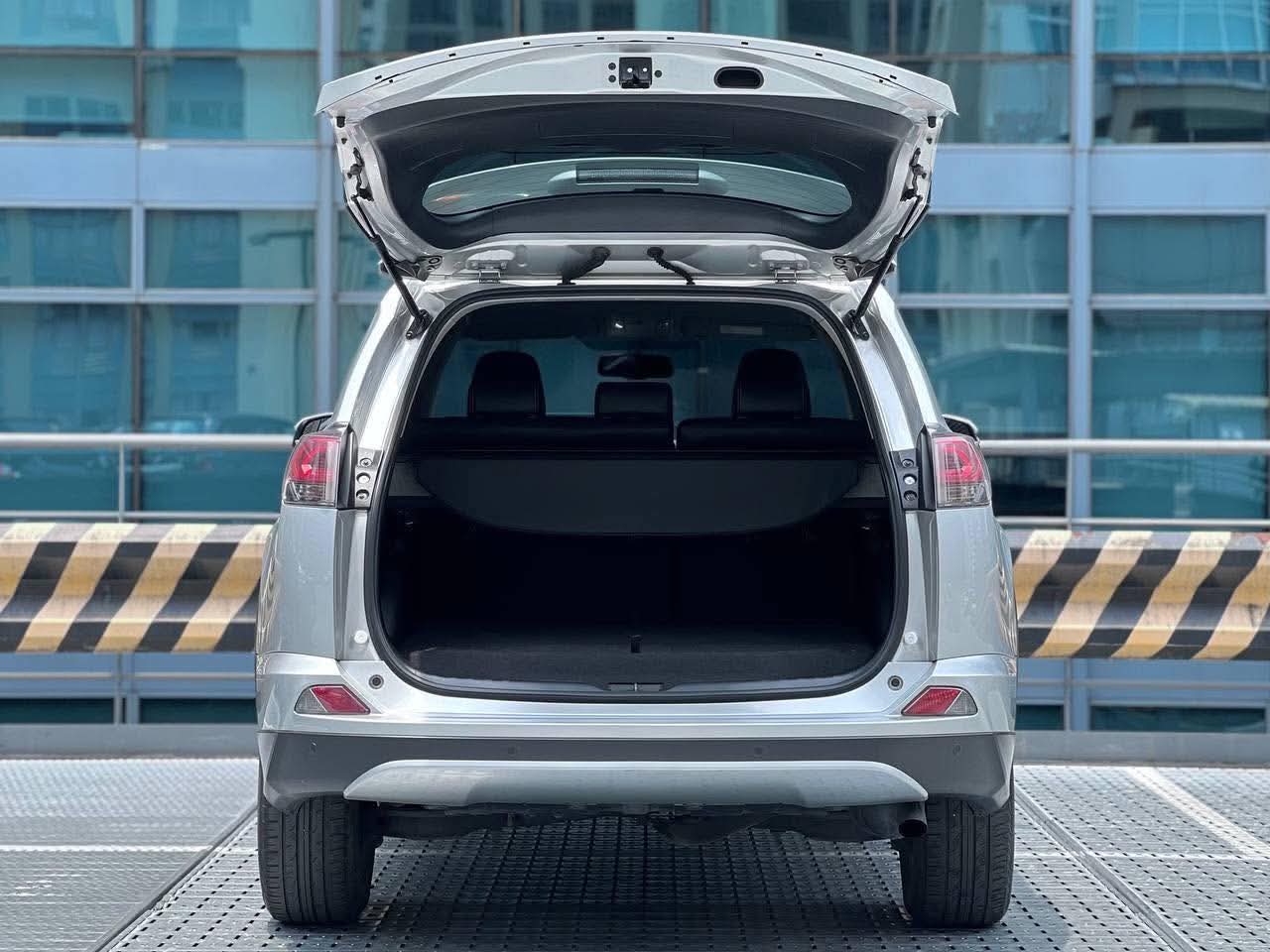 2016 Toyota Rav4 4x4, Automatic, Gas